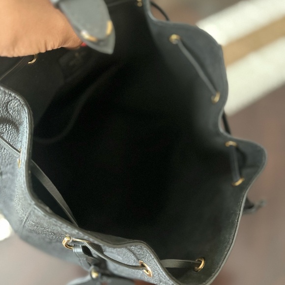LOUIS VUITTON
Empreinte Montsouris NM Backpack Black - Picture 8 of 11